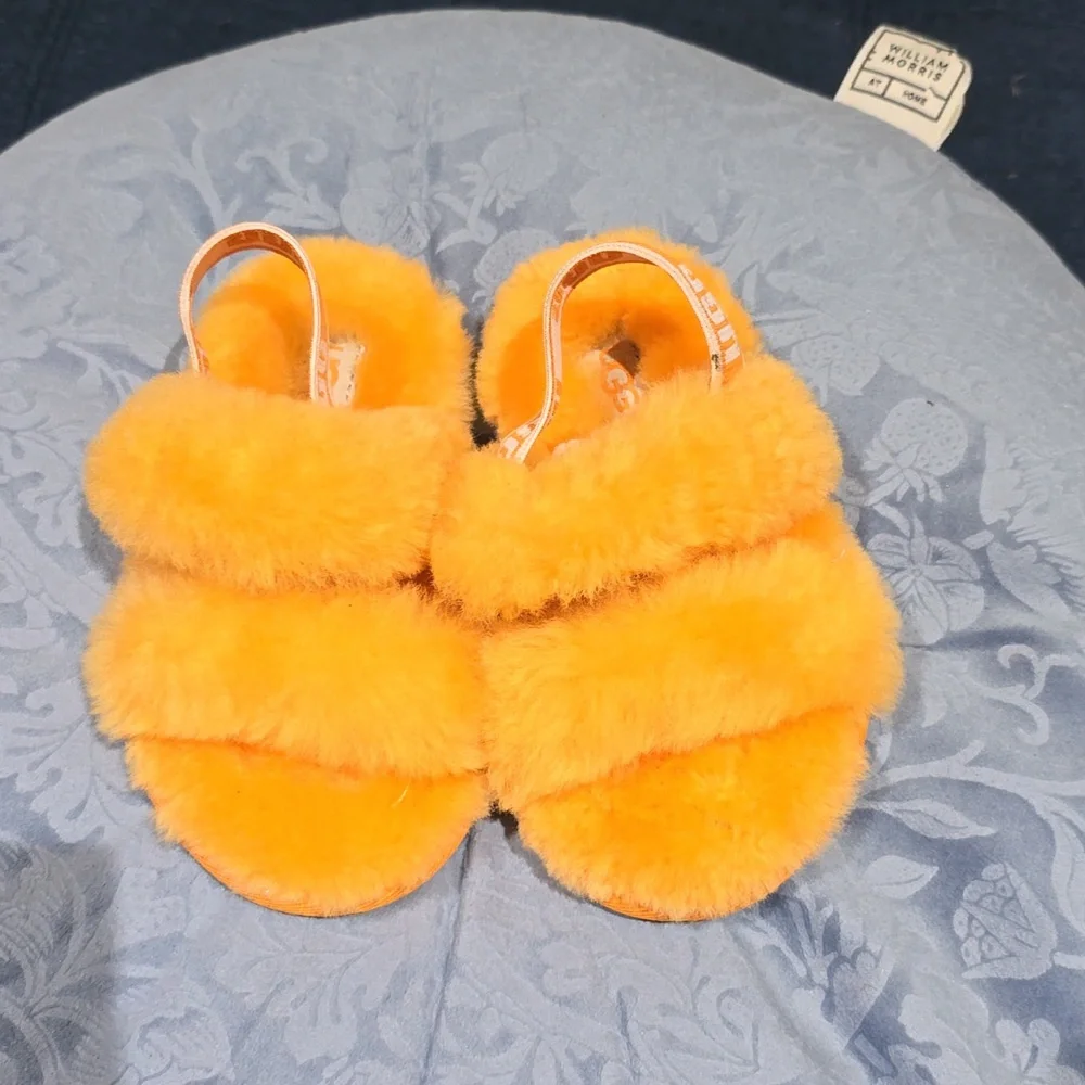 Toddler uggs size 8 orange - Picture 2 of 6